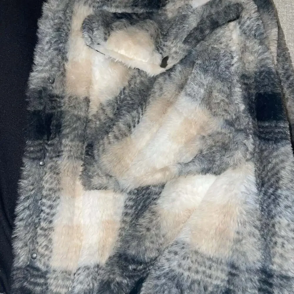 Ashley by 26 International Grey & White Plaid Cropped Jacket - Picture 3 of 3